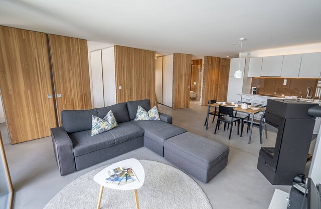 Allegra und Herzlich Willkommen in der Ferienwohnung Chasa Loft 3 in Sent