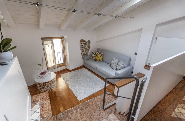 Alley 15, apartment in the historic center of Malcesine.