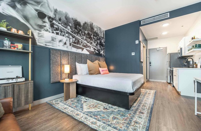 Allman Bros-Inspired Stay | Next to Mercer Music
