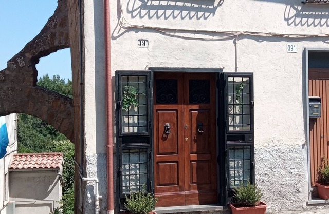 Alloggio Turistico di Patrizia ,a Pochi Passi dal Borgo di Civita