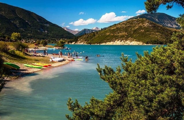 Allos T 3 renovated Ideal wend Rando and summer vacation with parking terrace