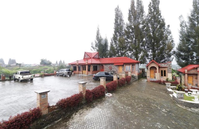 Alloyna Country Cottage Brastagi