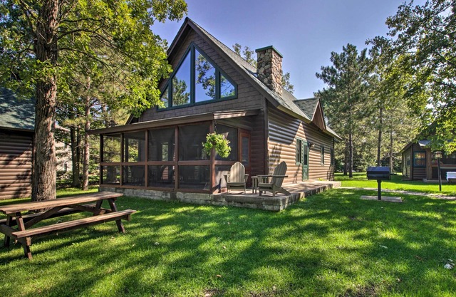 Alluring Nisswa Cabin on Gull Lake w/Fireplace!