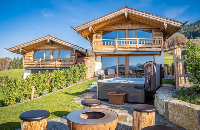 Alm Chalet Lenze, 130 sqm, for 4 persons, wood-burning stove