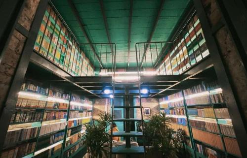Almanach House - Dinh Le I