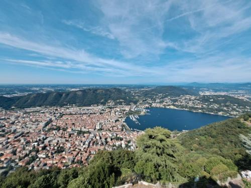 Almost Paradise by Quokka 360 - flat with a view of Lake Como