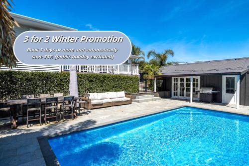 Aloha Cottage with Pool & Spa, Waiheke