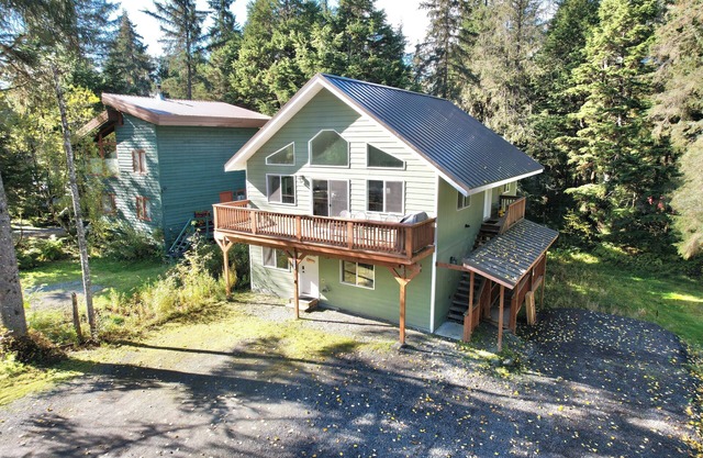 AlohAlaska Lodge - 5 Bedroom - Close to Ski Lifts