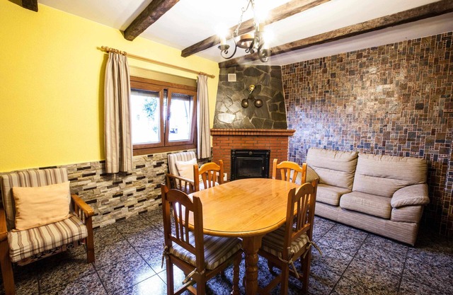 Aloj. Rural Algaida 4 people with Spa and swimming pool