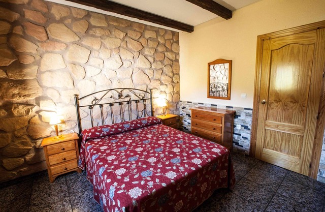 Aloj. Rural La Ermita for 2 people with Spa and Jacuzzi