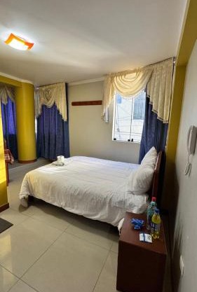 Alojamiento de habitaciones, con baños privados