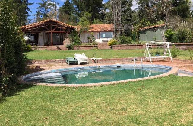 Alojamiento Punta verde Gran casa orilla Lago Rapel piscina ,jardines ,quincho ,terrazas,para 13