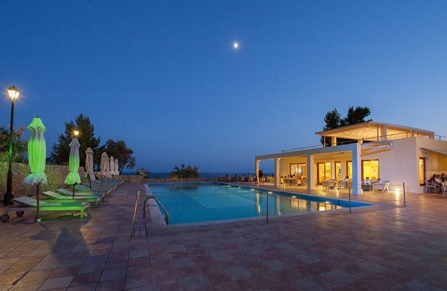 Alonissos Beach Bungalows & Suites Hotel