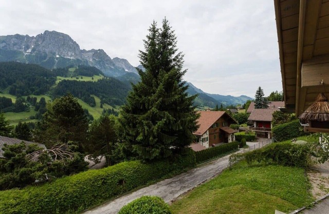 Alp Sunrise - Top View Cozy Chalet