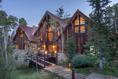 Alpenglow by Exceptional Stays