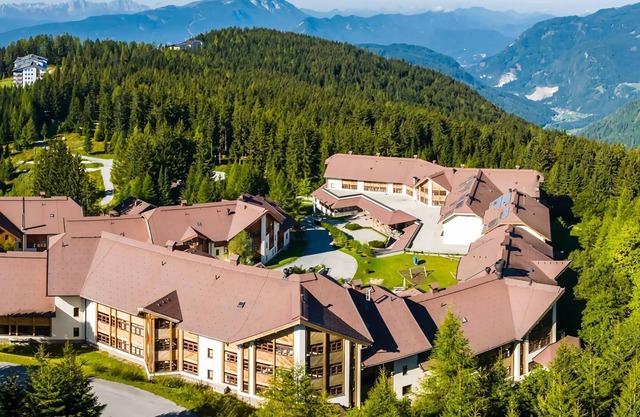 Alpine apartment on Lake Ossiacher with wellness