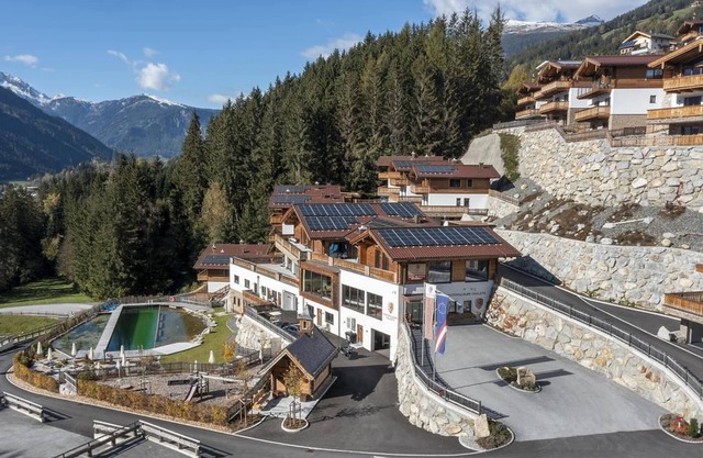 Alpine Chalet with Sauna and Balcony
