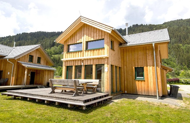 Alpine chalet with infrared sauna and whirlpool