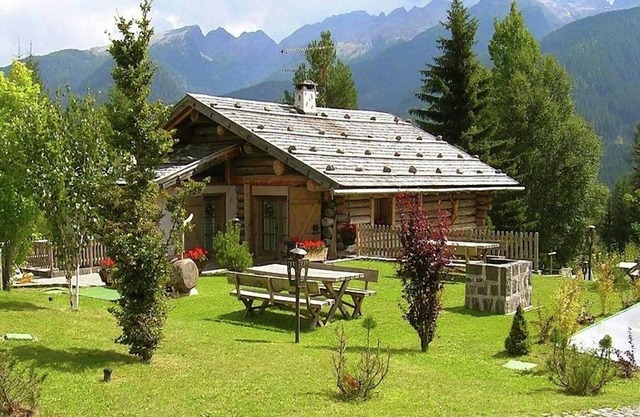 Alpine Cottage with Sauna
