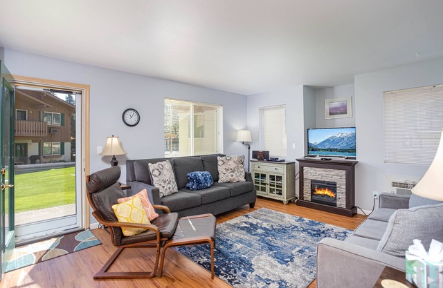 Alpine Escape (2 Bed/2 Bath)