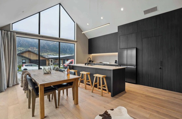 Alpine Glow: Jack's Point Retreat