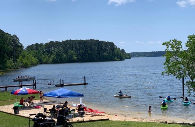 Alpine Lakeview Motel Room WiFi,Sandy beach Boat Ramp,Pier,Marina,Bath House with Laundromat