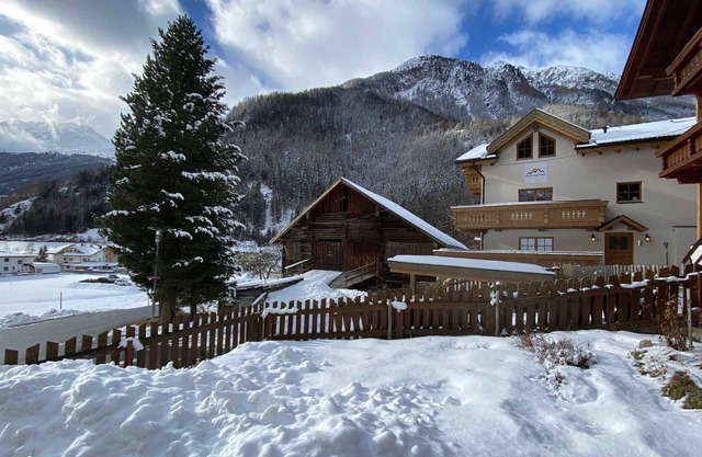Alpine Lodge Sölden - Chalet & Apart - Chalet (6-11 people), 5 bedrooms