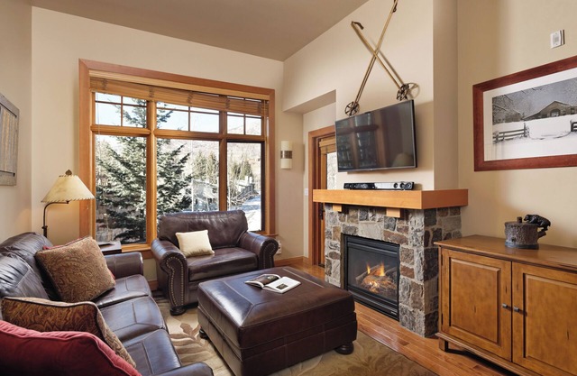 Alpine Luxury Escape at Capitol Peak Lodge