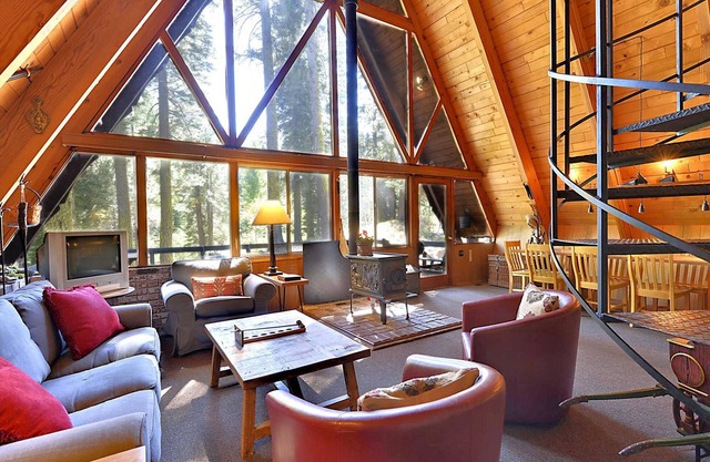 Alpine Meadows Cabin in the Woods