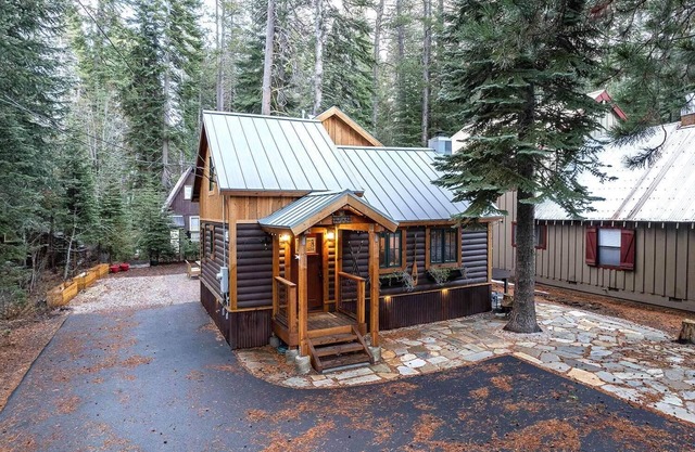 Alpine Retreat - Donner Lake - Walk to West End Beach