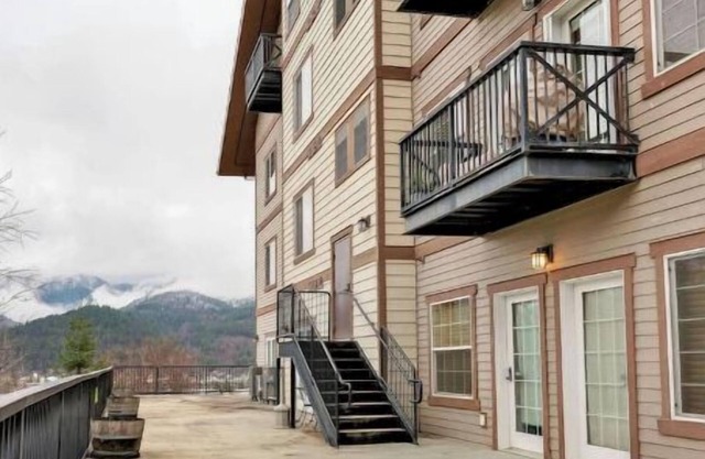 Alpine Village Suite w/Garage and Saunann