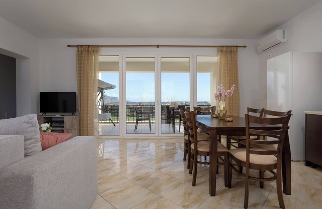 Altamira Holiday Apartment : 2-bedroom apartment in Zakynthos near Laganas