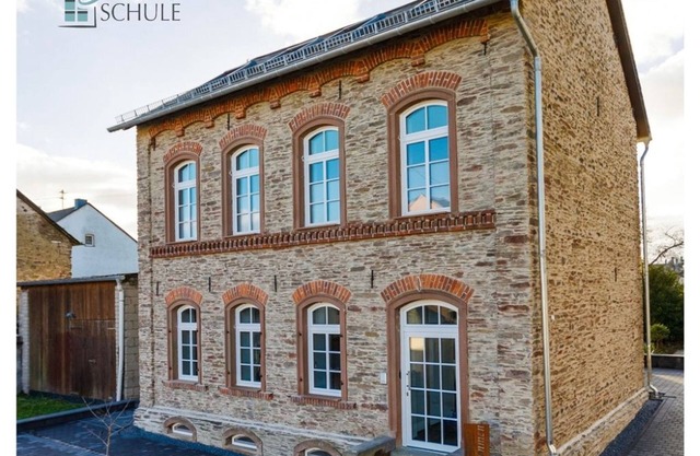 Alte Schule Kennfus - 4-bed vacation apartment shower/WC up to 6 pers.