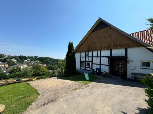 Altes Bauernhaus in der Natur
