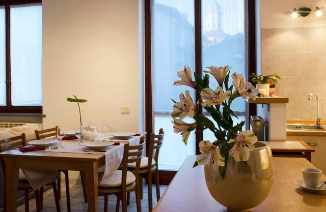 ALTIDO Lively 2 bedroom Apt with Parking close to Como