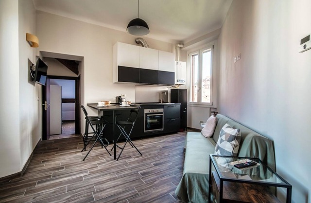 ALTIDO Stylish Flat, 5-Minute Metro Trip to Centre