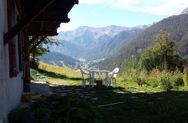 Altitude Chalet in Nature with panoramic view over the valley.