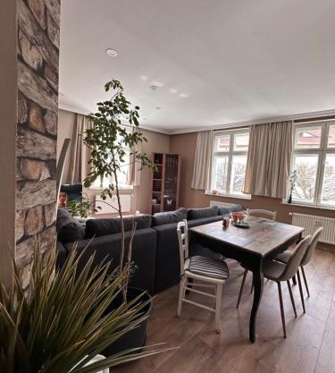 Altstadt Apartment Zittau - stilvolle familienfreundliche Ferienwohnung 78qm am Zittauer Museum und Zittauer Gebirge im Herzen der Oberlausitz mit eigenem Parkplatz ideal zum Wandern im Dreiländereck