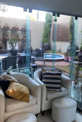 Alugo flat suítes mobiliado com área de lazer