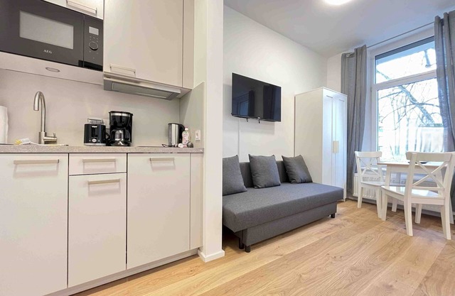 (AM1026) Smart apartment for fitters