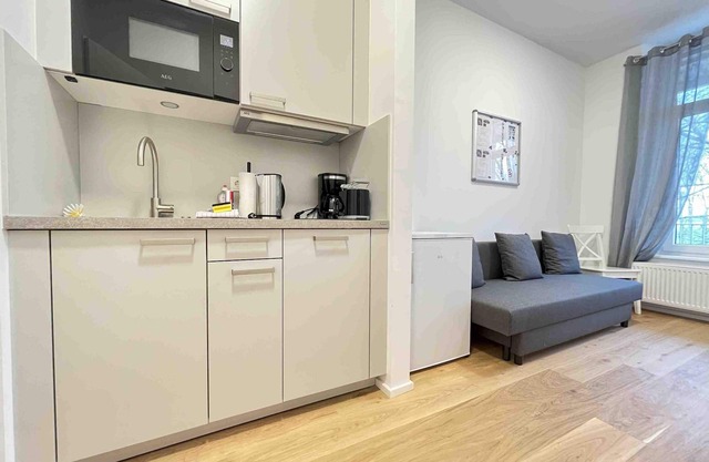 (AM1094) Modern mechanic's apartment/temporary apartment