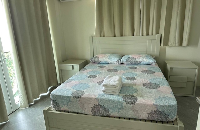Amal Villa - Luxury 2 Bed, 2 Bath Apartment with Panoramic Ocean Views, Peaceful