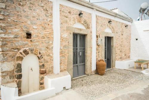 Amarantos-Traditional Village House-Apollona