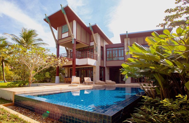 Amatapura 1 Seaside pool at the villa