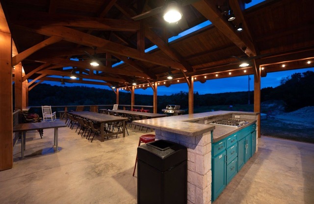Amazing 11 Casita resort w/pool pavilion Great for reunions, retreats and groups