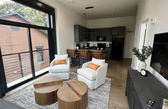 Amazing 1BR Downtown Apartment!