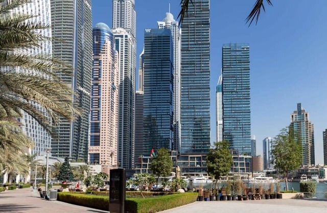 Amazing 2BR with Marina Views
