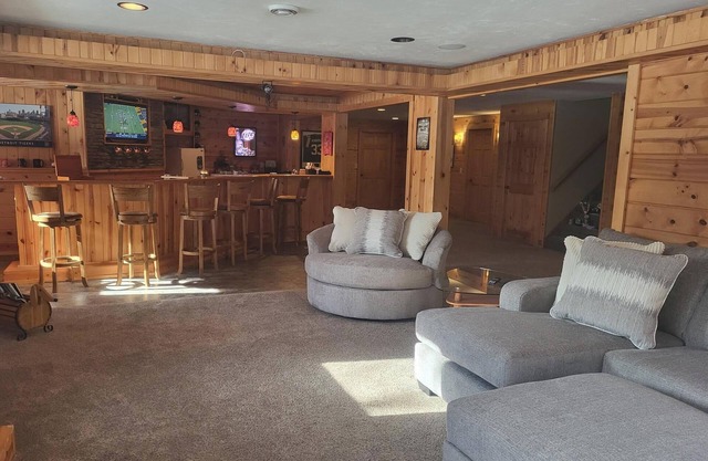 Amazing 3 bedroom house 20 minutes from green bay.