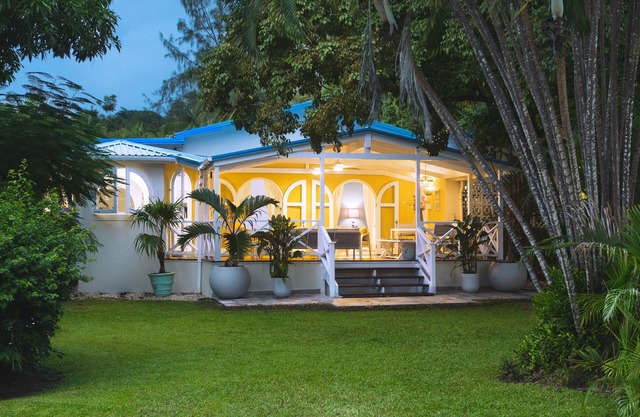 Stylish Villa Acre Of Gardens Beach 