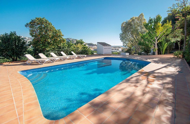 Amazing 6 bed villa with private pool and views